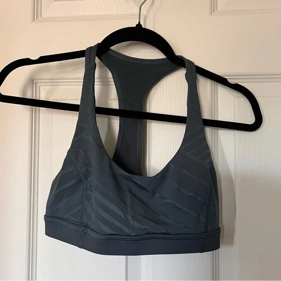 Lululemon sports bra - Picture 3 of 5